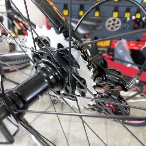 KOM Challenger -  Campagnolo用に変更されたFreeWheel