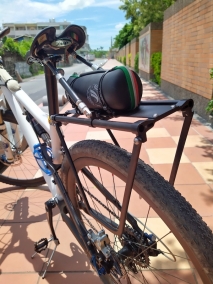 luggage carrier for suspension bike